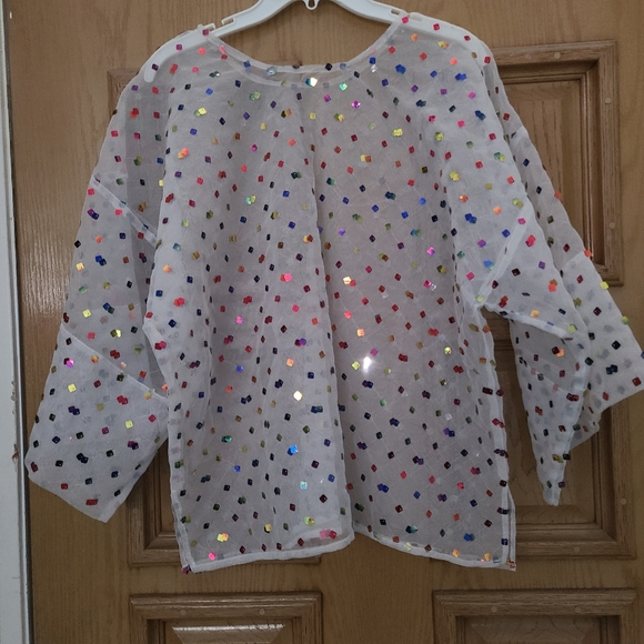 Top - Picture 2 of 2